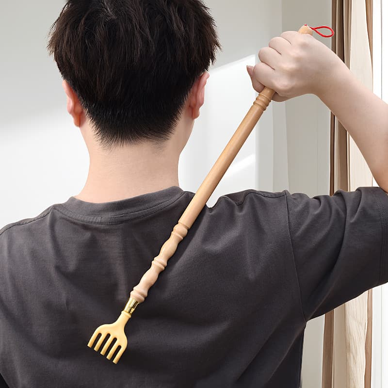 Back scratcher, a lazy person's back scratcher, a wooden back scratcher for the elderly, available wholesale.