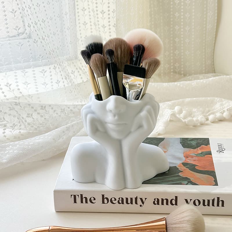 Nordic Ins Style Makeup Brush and Eyebrow Pencil Organizer, Dresser Desktop Storage Rack, High-End Creative Pencil Holder