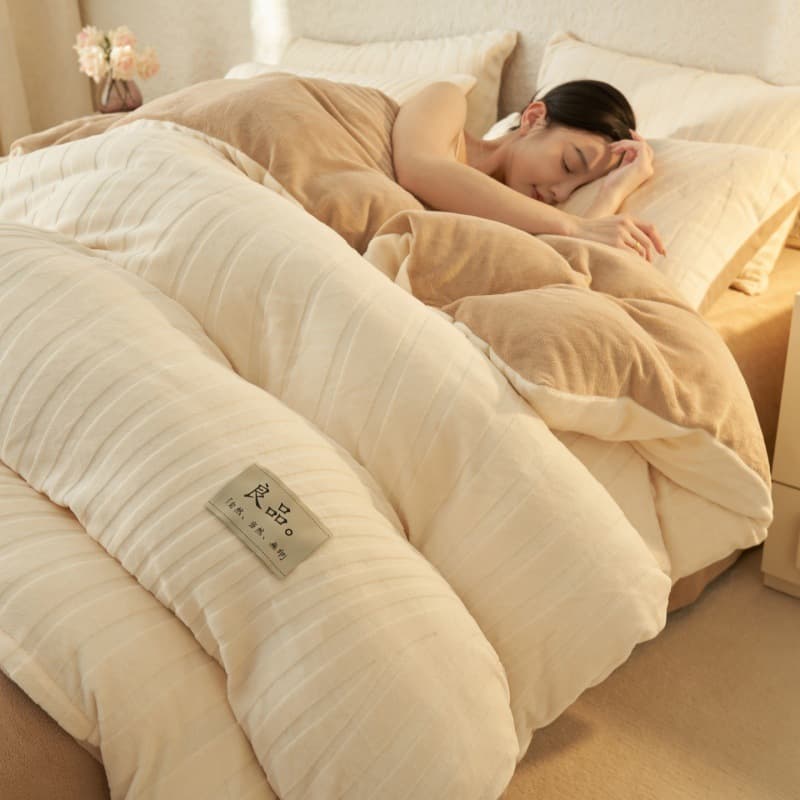 Winter Thickened Warm Coral Fleece Quilt Cover Sheet Set with Comforter and Pillow Core, Double-Sided Fleece Winter Bedding
