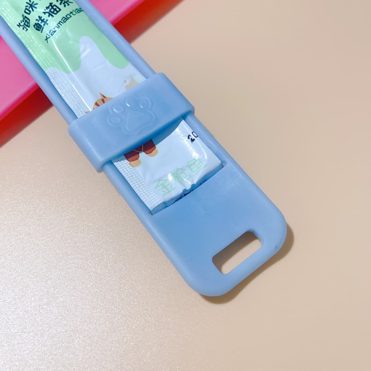 New Cat Treat Feeder Cat Treat Spoon Squeezer No Mess Hands Pet Meat Paste Snack Cat Food Feeding Spoon