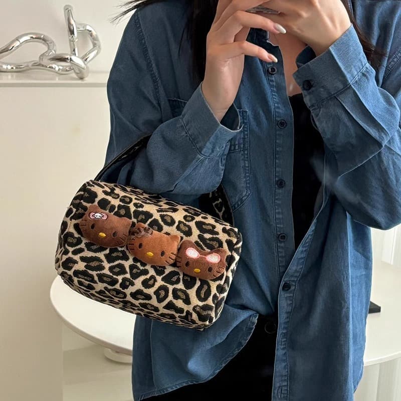 Leopard Print Black Leather Cat Handbag, Same Style as on Xiaohongshu, Makeup Bag, Toiletry Clutch, Storage Bag, Portable for Girls