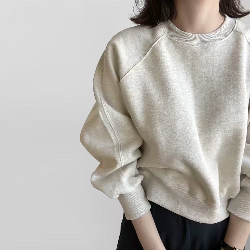 Women's new 2025 hot-selling fashionable and stylish spring and autumn fleece-lined thick short gray top for petite women.
