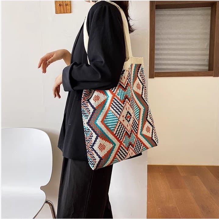 Autumn and winter new retro bags for women, literary and versatile knitted bags, large-capacity commuter tote bags, Korean niche large bags