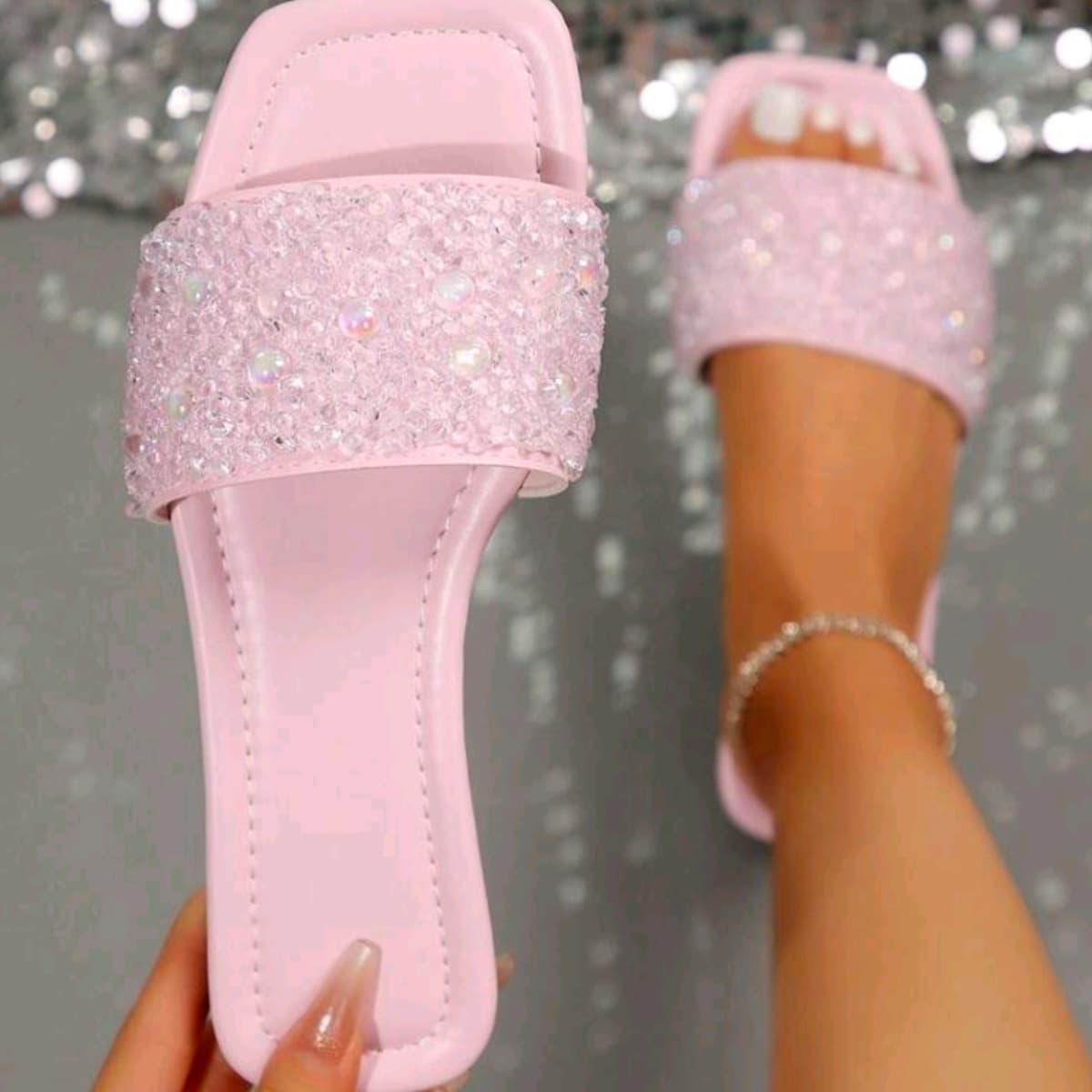 Cross-border Plus Size 2026 Summer New Style Sequin Rhinestone Flat Soft Sole One-Strap Comfortable Casual Sandals Slippers for Women
