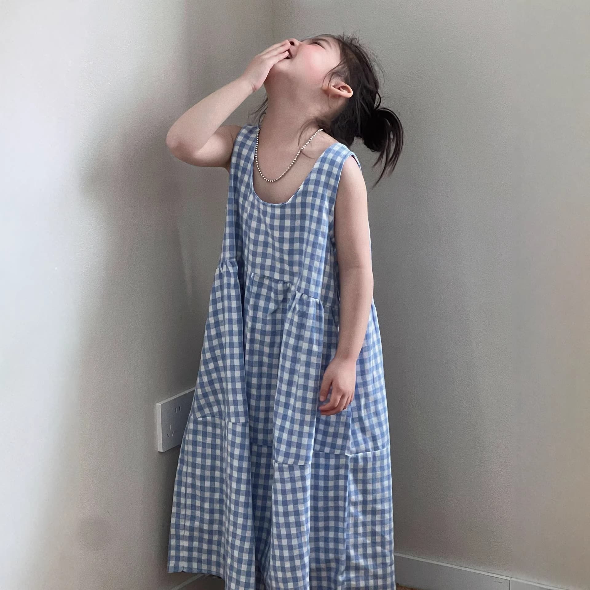 Girls' Dress 2026 New Summer Children's Plaid Sleeveless Vest Dress Princess Dress Stylish Skirt
