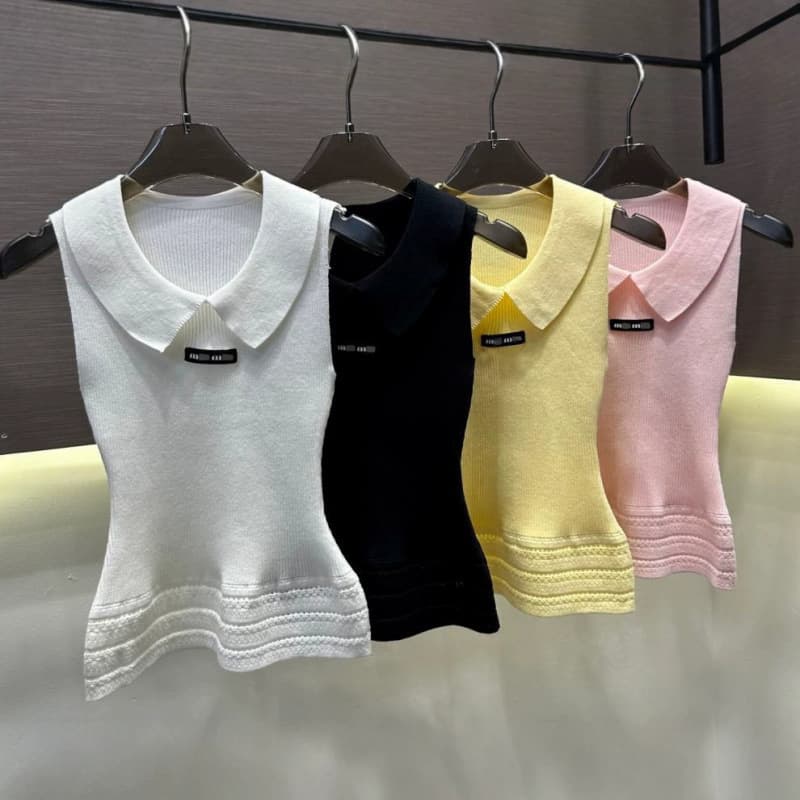 2026 Summer New Trendy Knit M Letter Spread Collar Sleeveless Vest Slimming Versatile Women's Top