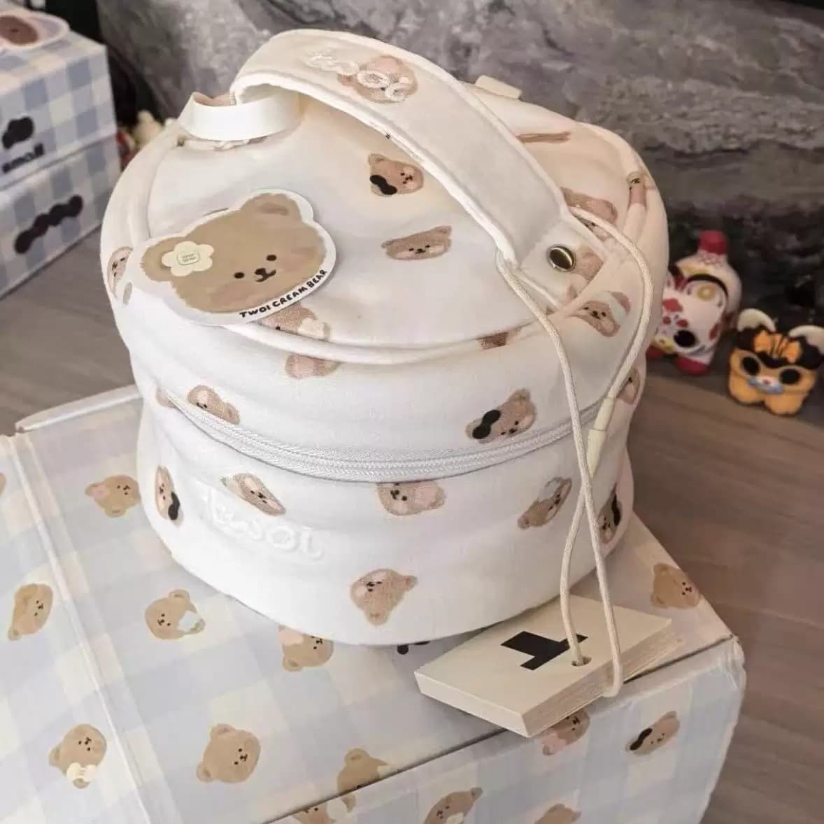 TWOI Little Milk Bear · Cake Storage Small Family Series "Cream Two-Tone Bear Head Makeup Bag Storage Pouch