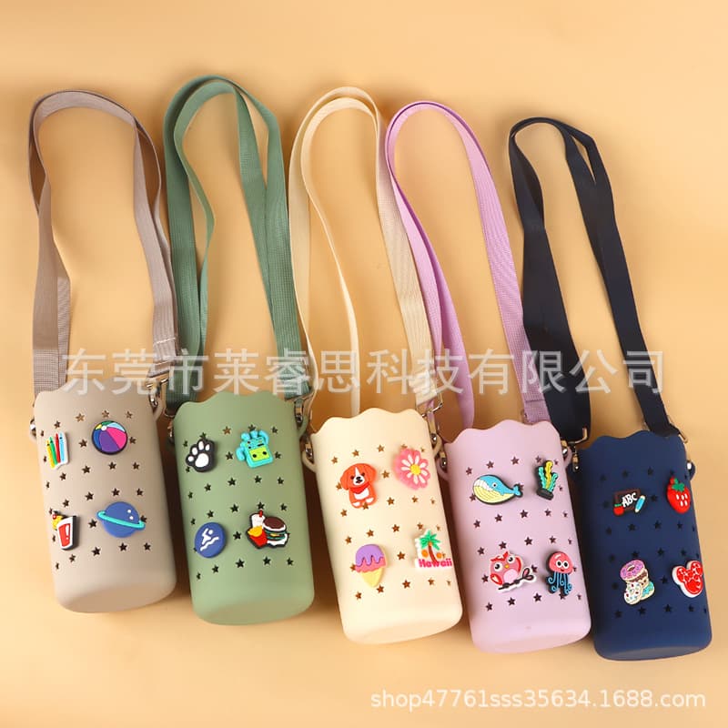 In Stock Wholesale Women's Silicone Crossbody Bag Perforated Silicone Shoulder Water Bottle Bag Portable Universal Insulated Cup Silicone Bag