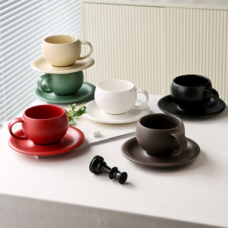 300ml European Ceramic Coffee Cup and Saucer Set Commercial Wholesale Egg-Shaped Latte Art Cup High Appearance Mug