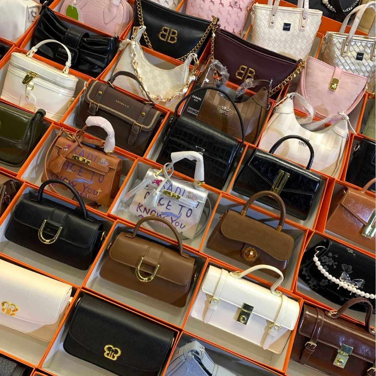 New Women's Bags Mixed Batch Brand New Original Packaging Full Set Matching Foreign Trade Wholesale Women's Shoulder Crossbody Bag Supply Exclusive