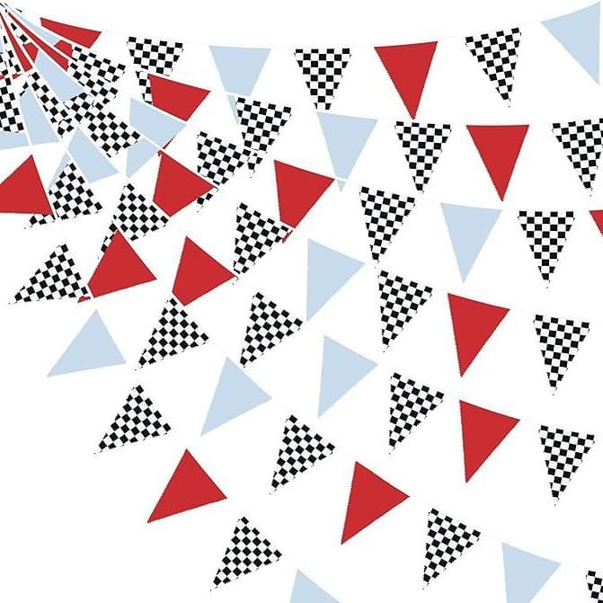 Solid color black and white pennants, birthday arrangements, flag banners, festival party background decoration supplies, venue decorations