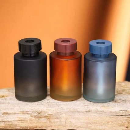 High-looking car aromatherapy glass bottle thickened frosted glass 120ml packaging color gradient fireless aromatherapy bottle