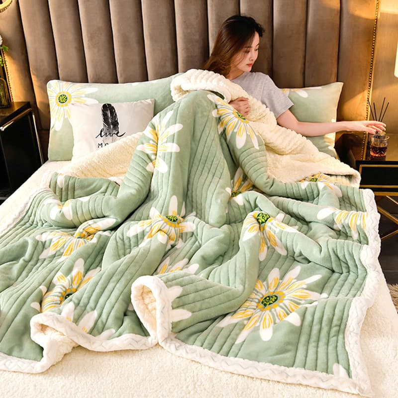 Cross-border AliExpress Amazon new style lamb wool triple-layer blanket, thick and warm, down-alternative blanket, live stream supply drop shipping