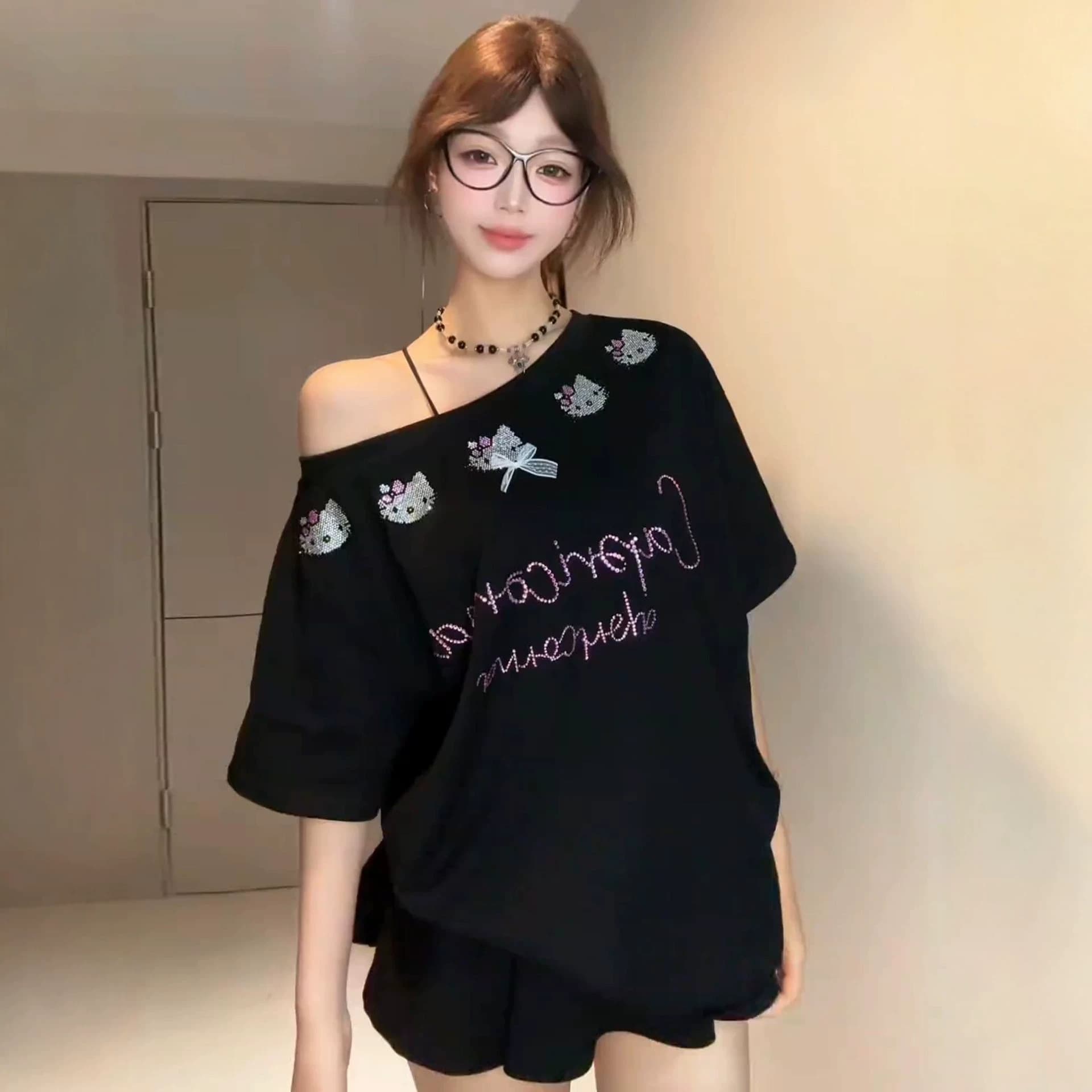 Cotton Lusi Style Off-Shoulder Rhinestone Kitty Print White Short-Sleeve T-Shirt for Women Summer Top