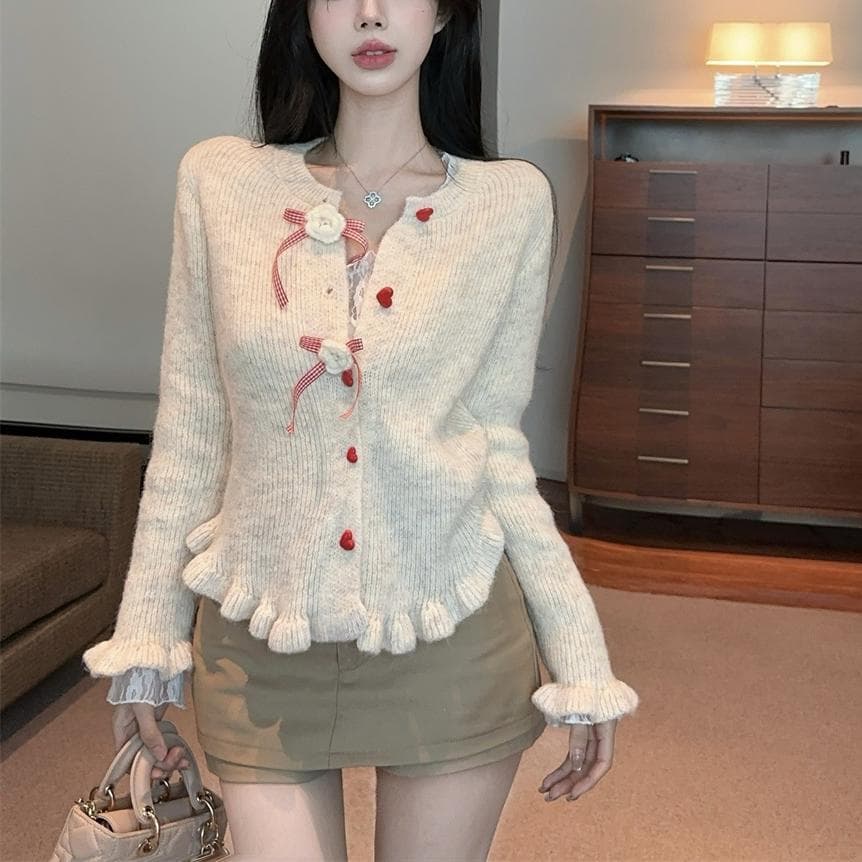 2024 Autumn/Winter New French Sweet Style Ruffle Trim Knit Cardigan Top for Women with Heart-Shaped Buttons Long Sleeve Knitwear