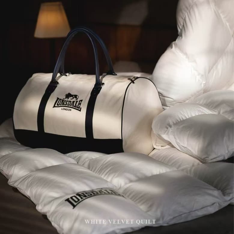 160-count cotton satin comforter, suitable for spring and autumn, white goose down, winter, all seasons, down-proof, 90% down content.