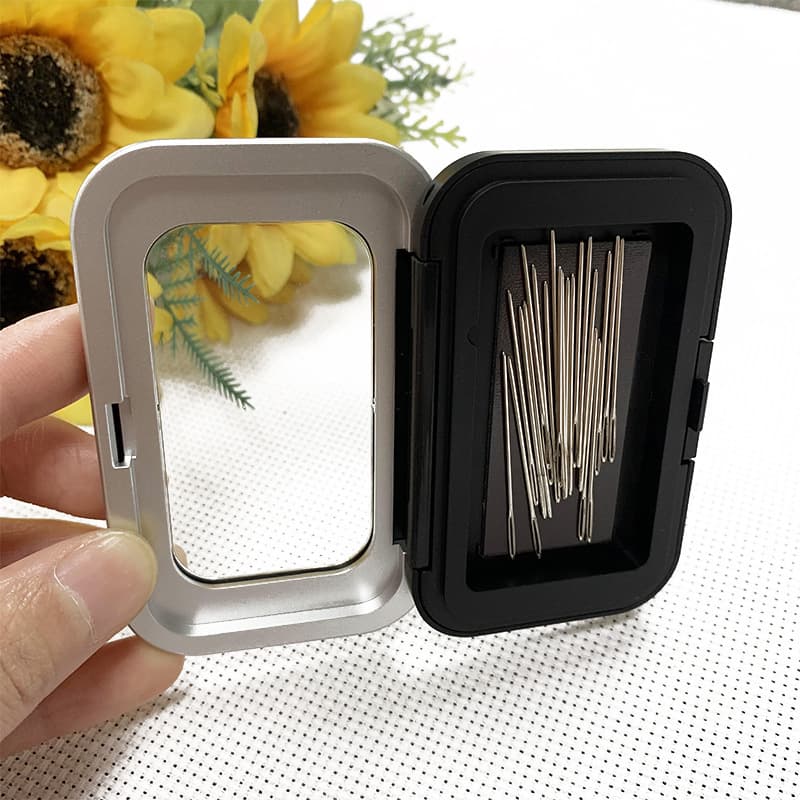 Cross-stitch tool and accessory black magnetic needle holder, frosted needle holder, storage box for embroidery needles and thread, 0.02 kg.