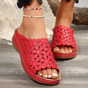 Cross-Border Export Plus Size 2025 Summer New Simple Casual Flower Hollow PU Mid-Heel Women's Wedge Slippers