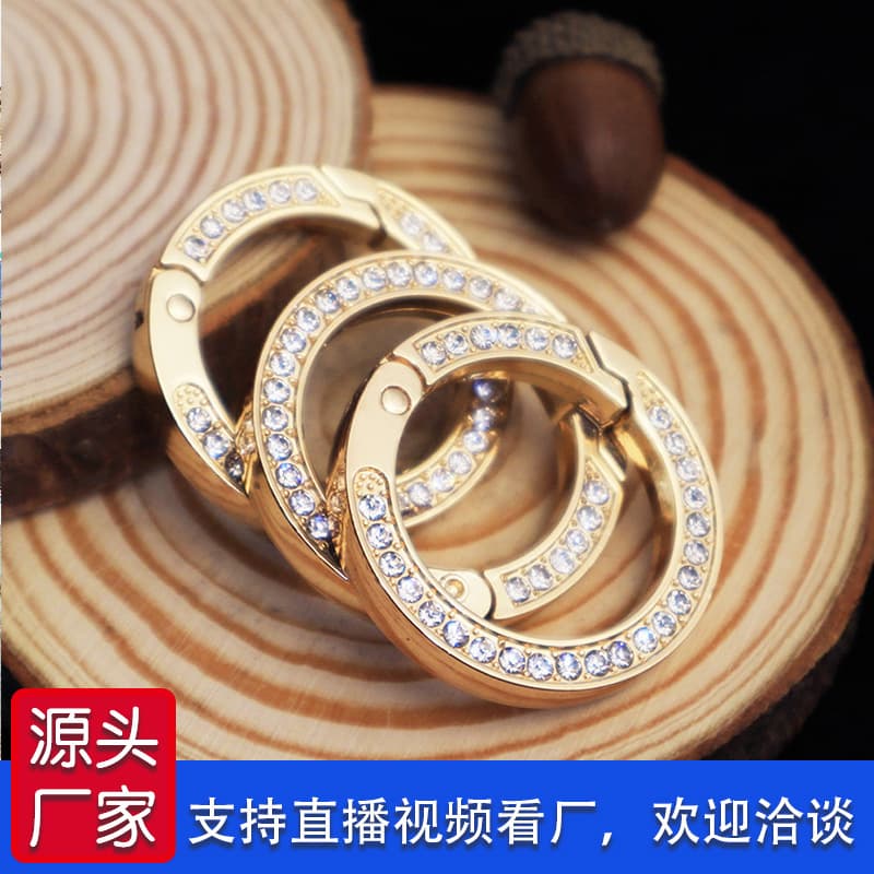Car Keychain Accessories Diamond Spring Ring Key Horseshoe Buckle Keychain Pendant Metal Round Buckle Rhinestone Wholesale