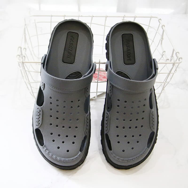 Men's fashionable outdoor and indoor two-tone mesh clogs, style, casual and unique.
