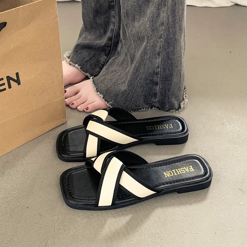 Slippers for women's summer outer wear 2023 new fashion small fragrance versatile Korean version soft bottom flat sandals women's trendy wholesale