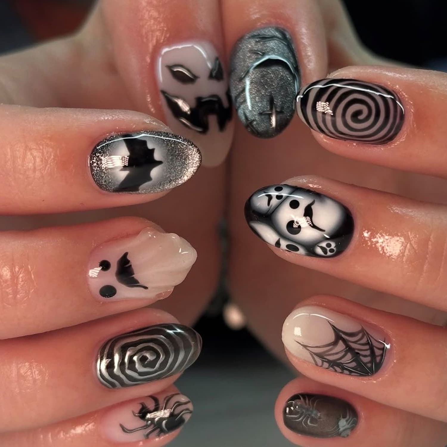Lefan Manicure 3D Halloween Wearable Nails Cat Eye Retro Dark False Nails Short Oval Bat Spider Nails