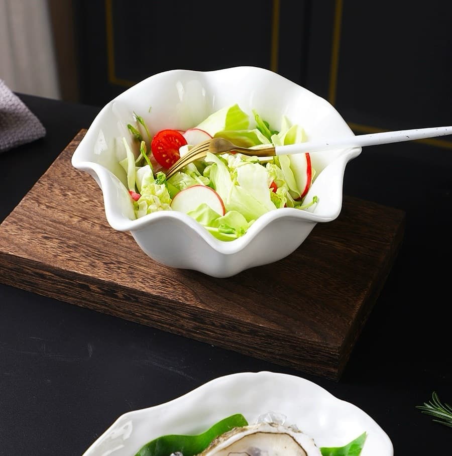 Japanese and Korean creative pure white ceramic bowl curled sauce plate Hong Kong-style dessert fruit salad bowl flower-shaped ice cream pudding bowl