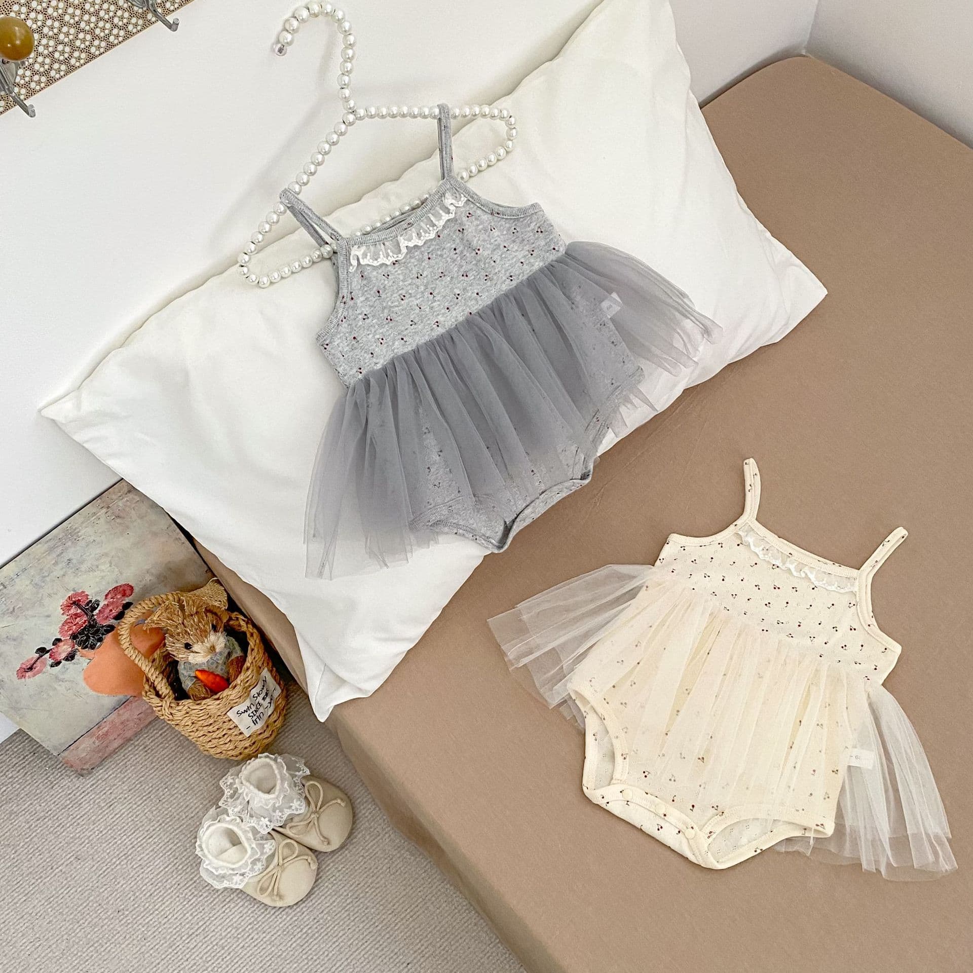 Sling mesh 1-3 years old baby dress cute new female toddler dress going out wear sweet dress