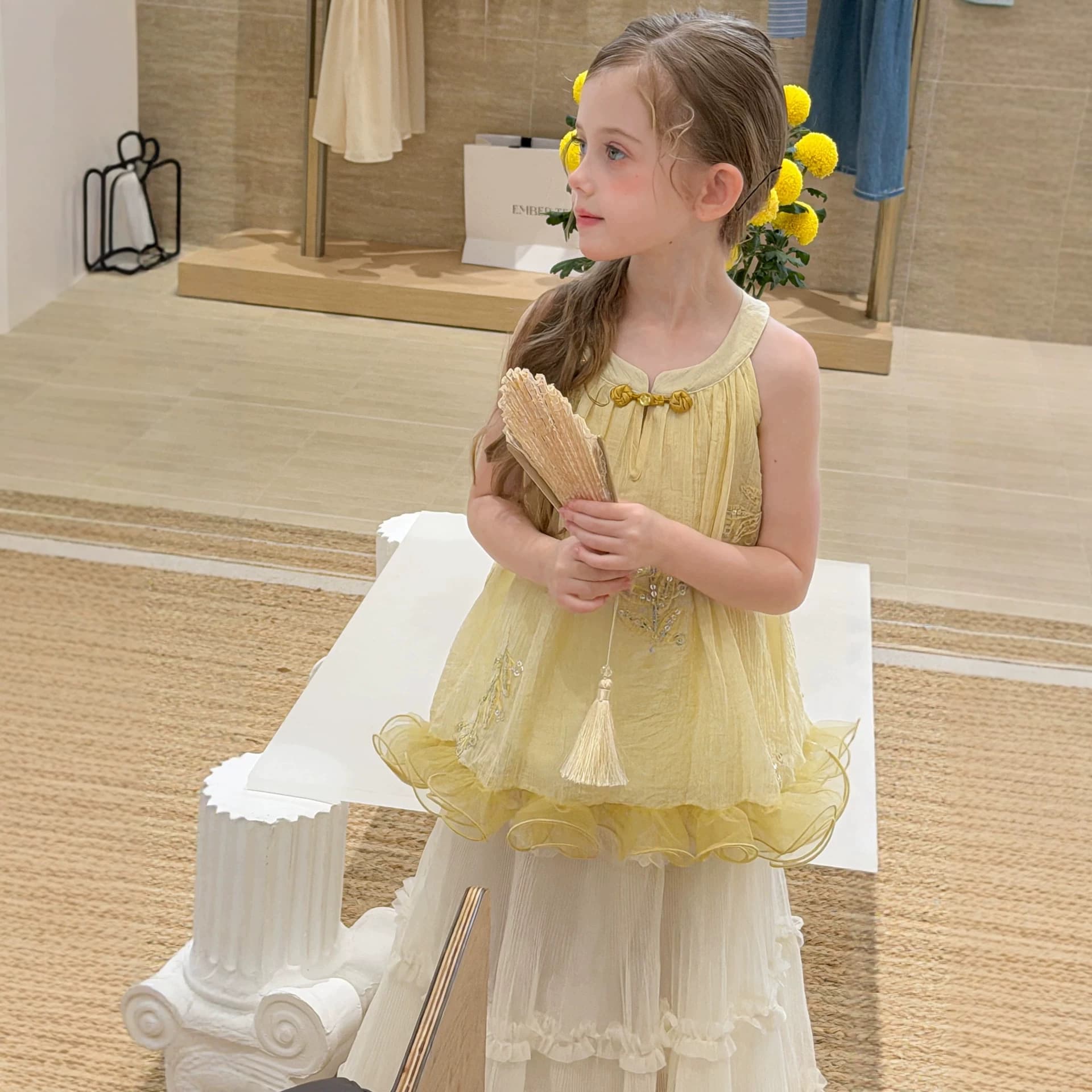 Girls Cool Sleeveless Suit Children's 2026 Summer New Chinese Style Embroidered Lace Vest Casual Pants Two-piece Set