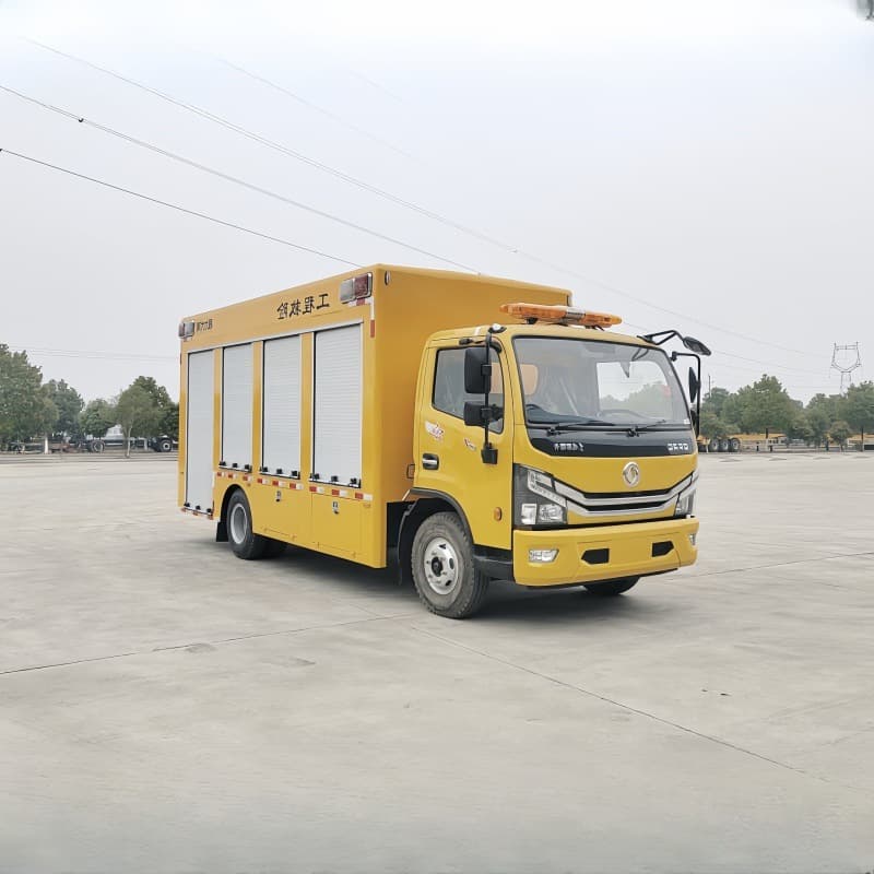 Dongfeng Duolika emergency drainage vehicle for flood fighting, high-flow multi-functional flood control and drainage vehicle.