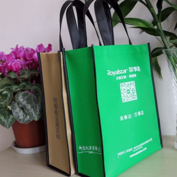 Customized Environmentally Friendly Bags, Customized Gift Advertising and Promotion Gift Handbags, Customized Non-Woven Bags