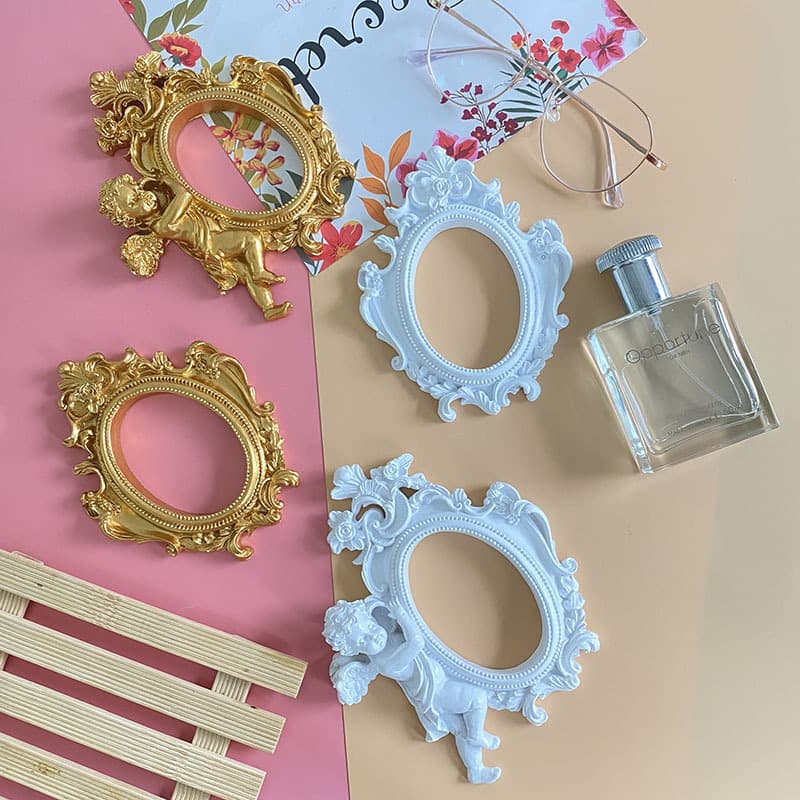 Miniature European Style Gold Frame Nail Art Necklace Holding Ornaments Photography Props Resin Craft Natural Material