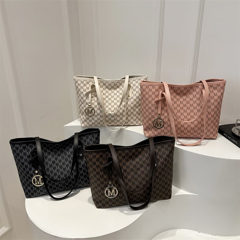 Relaxed Tote Bag for Commuting Women 2026 Spring New Fashionable Shoulder Bag Large Capacity Handbag