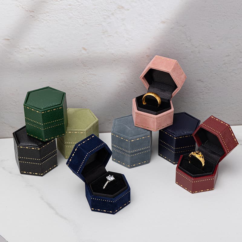 New simple and fashionable small hexagonal print European style proposal mini ring box lace diamond ring box wedding jewelry box