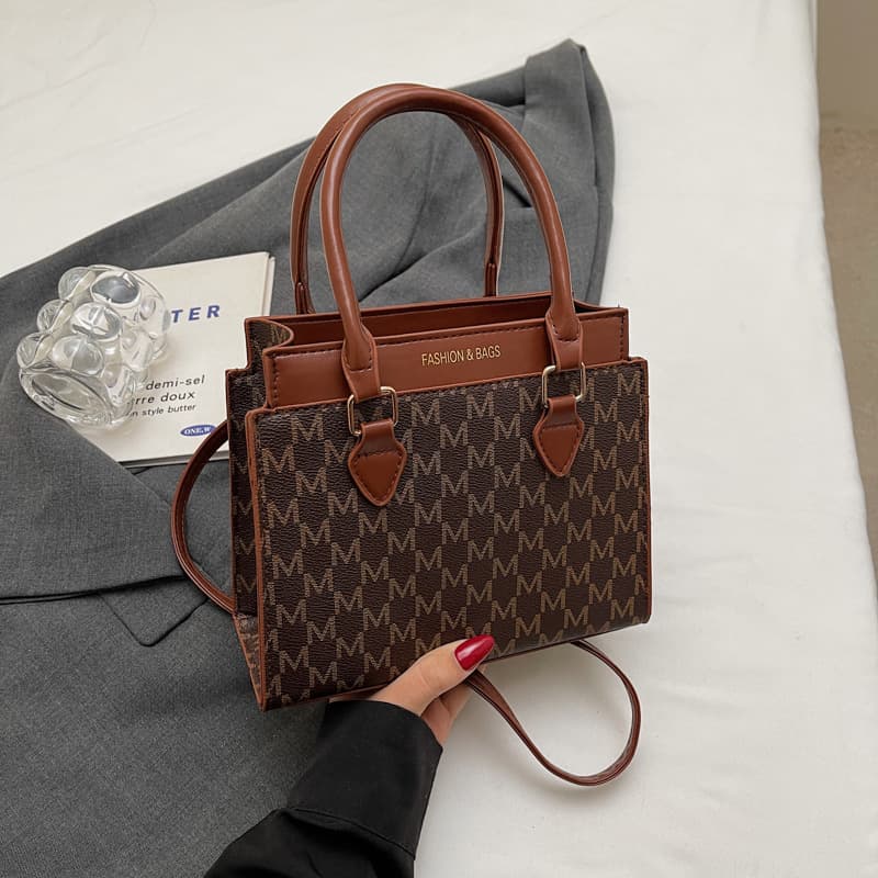 This year's popular bags for women 2026 new fashion small square bag niche design crossbody bag fashion simple shoulder bag