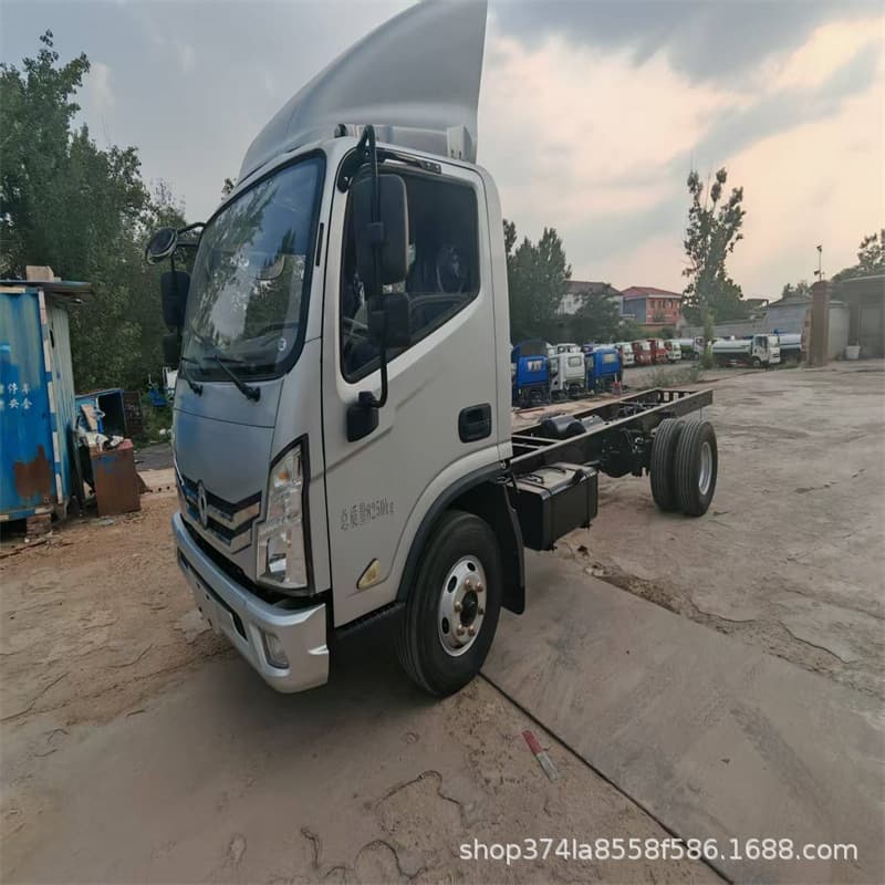 Cross-border Export FAW Jiefang JH6 8x4 Chassis Truck, Suitable for Buses