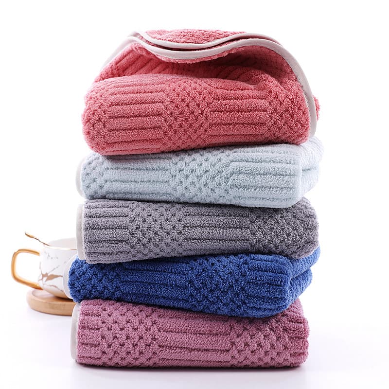Auspicious Plaid Towel Bath Towel Coral Fleece Beach Towel, Absorbent Household Daily Gift, Warp-knitted Face Towel Cleansing Towel