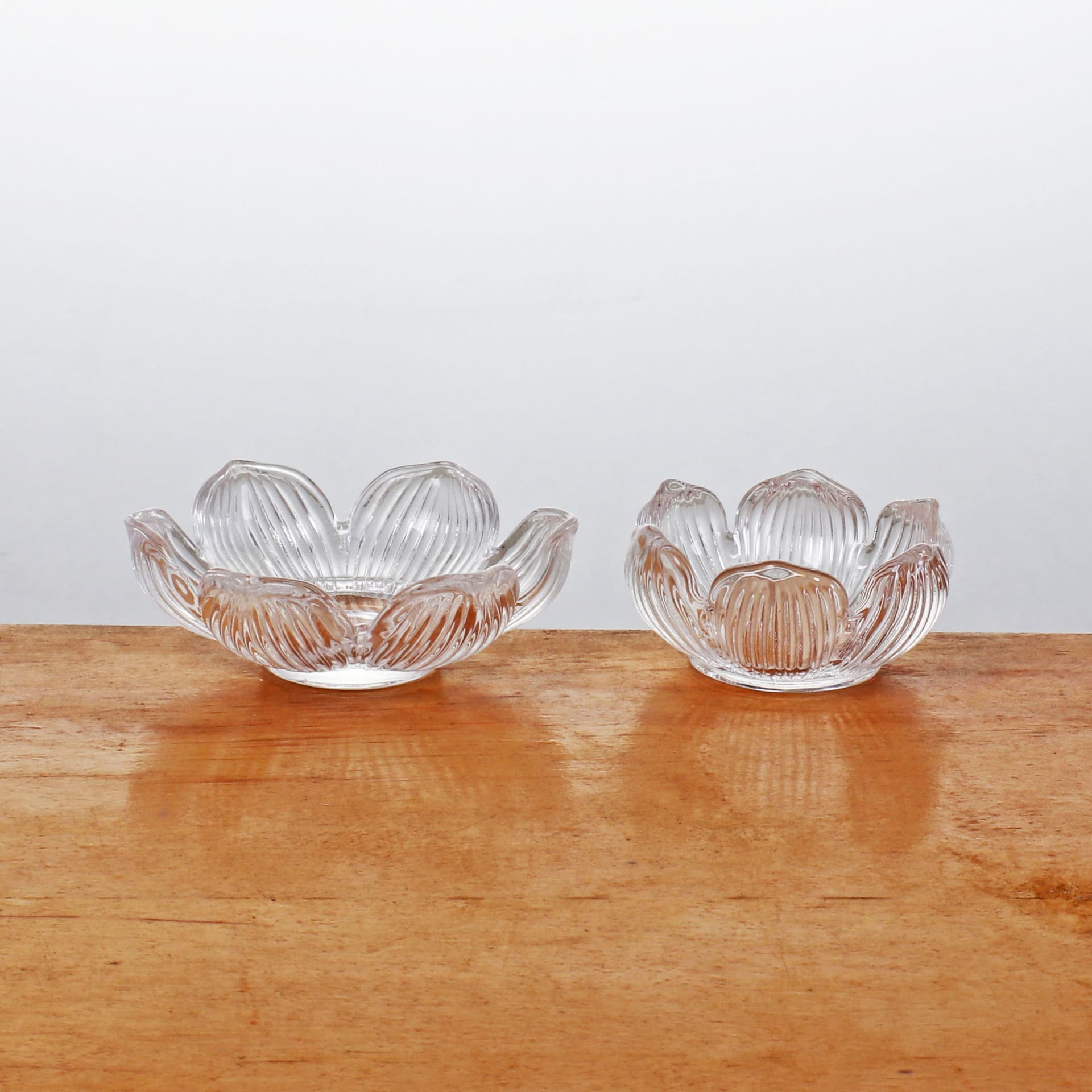 French Crystal Glass Petal Candle Holder Decorative Centerpiece for Living Room Dining Table Bedroom Aesthetic Aromatherapy Lotus Candle Stand