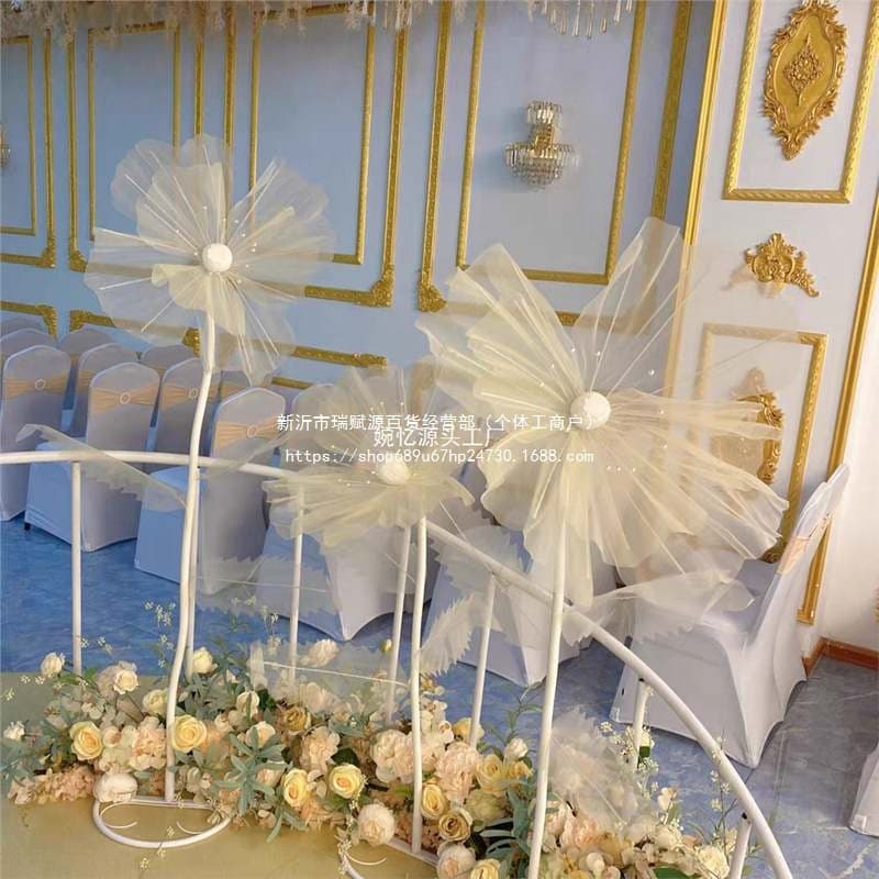 New Wedding Props, Road Guide Flowers, Wedding Stage Layout, Decorative Window Paper Flowers, Silk Gauze Flowers, Finished Silk Mesh Flowers