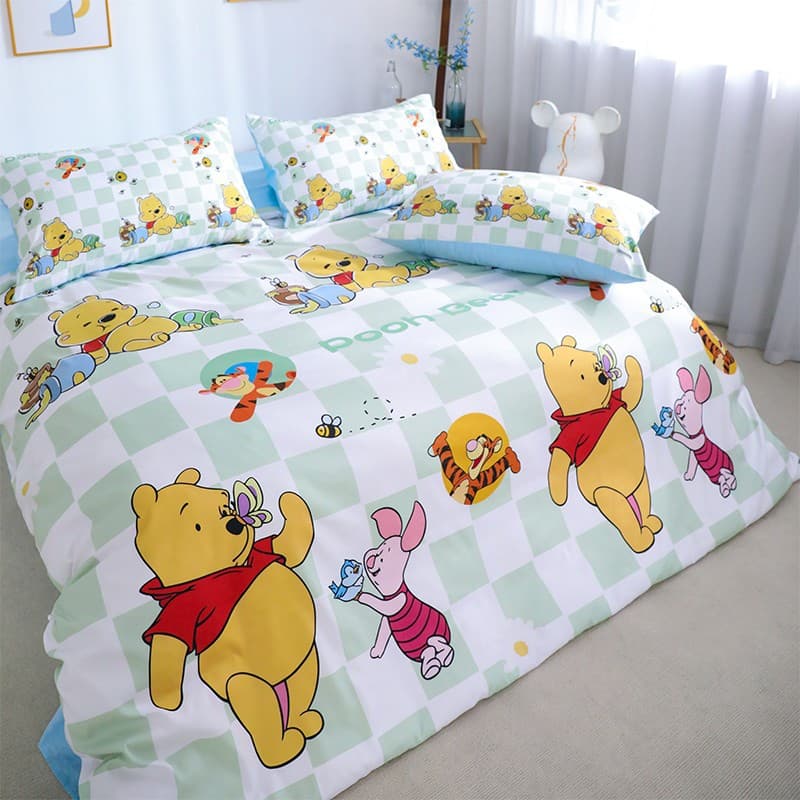 Winnie the Pooh Cotton Cartoon Print 4-Piece Bedding Set for Kids, Children's Bear Bed Skirt Set, Dorm Single Bed Sheet and Duvet Cover