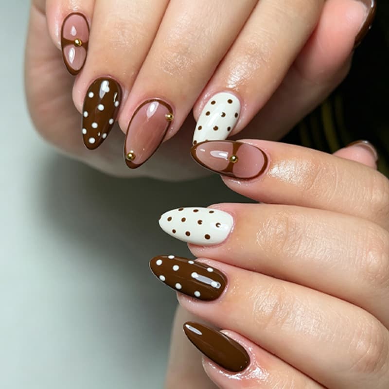 Hot-selling 24pcs Almond Retro Caramel Brown Polka Dot Press-On Nails Fake Nails Tips Removable for Cross-Border EU and US Markets