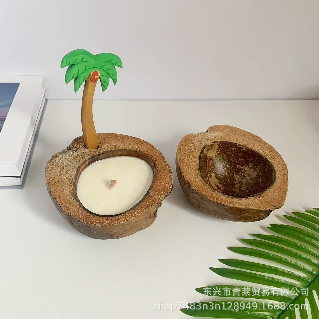 Vietnamese natural canned candles, coconut shell scented candles with skin, coconut shell bowls, creative coconut tree pens, coconut shell wholesale.