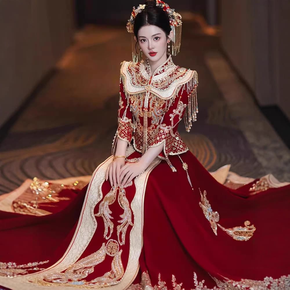 Luxury Velvet Xiuhe Suit with Pearl Embroidery 2025 New Style Phoenix Crown and Cape Chinese Wedding Traditional Dress Heavy Craftsmanship Bridal Outfit