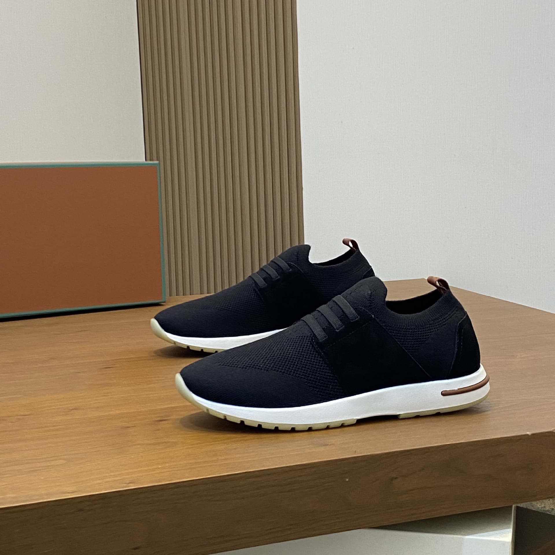 New European Style Wool Knitted Elastic Men's Lightweight Comfortable Breathable Simple Versatile Casual Sports Shoes