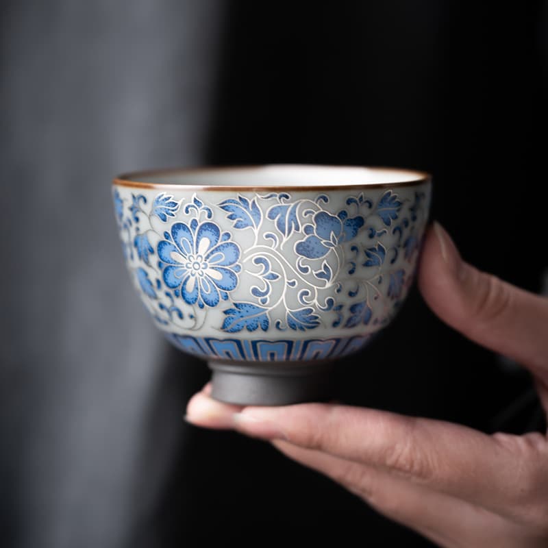 Ceramic tea cup master cup single cup tea cup tea bowl large antique blue and white cup silver cup entangled lotus cup