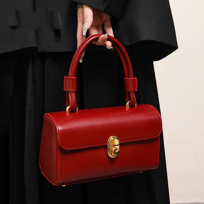 Wedding Gift for Bride Red Wedding Bag 2024 New High-end Portable Women's Bag Retro Joker Small Square Bag