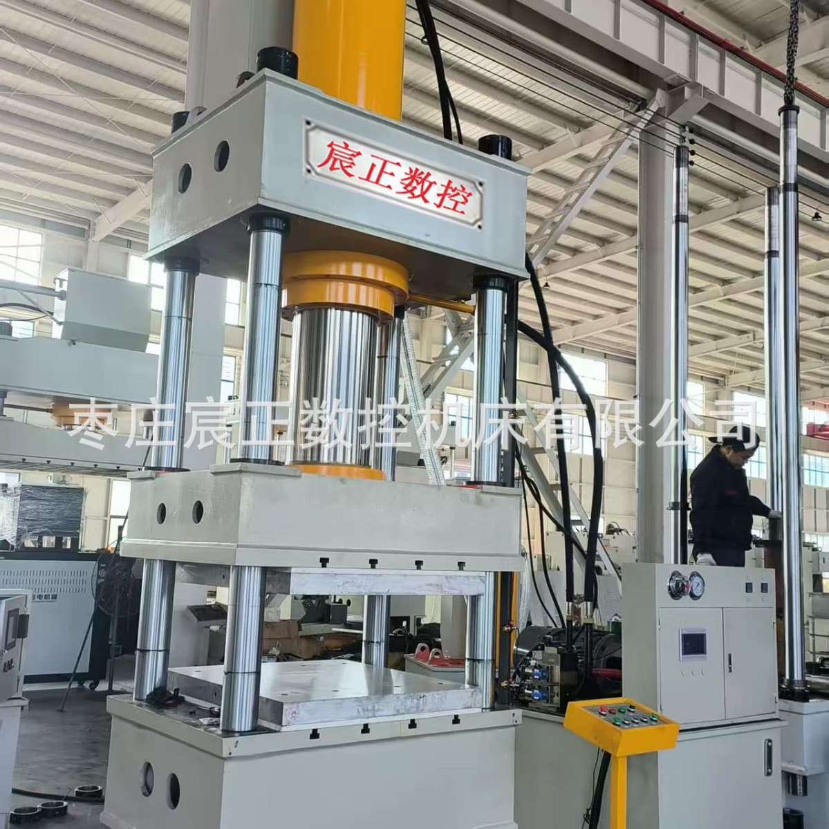 Hydraulic press source factory supplies 315T heating plate hydraulic oil press, pressure can be customized and quality guaranteed.