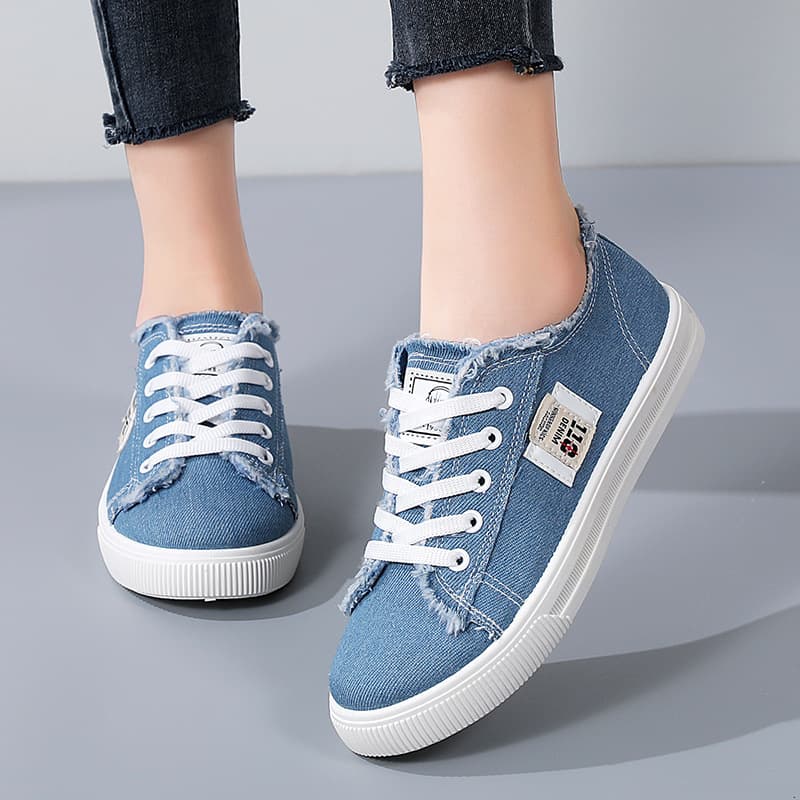 Autumn new canvas shoes women white shoes student flat sole sports sneakers fashion versatile soft sole large size women's flats