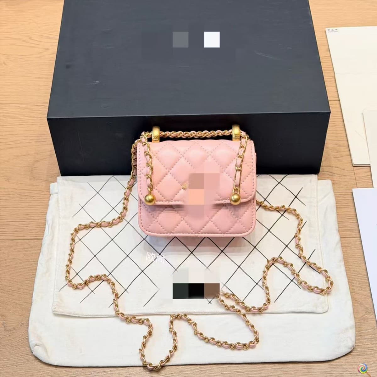 2025 New Luxury Quilted Mini Bag Underarm Bag Fashionable Shoulder Bag Crossbody Bag Handheld Small Square Bag