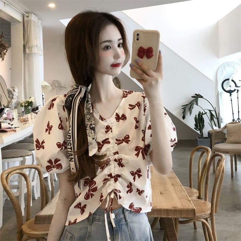Shirts for women to wear outside summer 2024 new retro Hong Kong style bow V-neck drawstring slimming short-sleeved tops for women